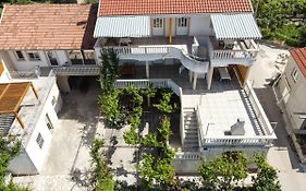 Rasin Apartments