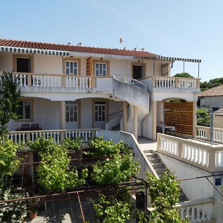 Rasin Apartments Pakoštane Exteriér fotografie