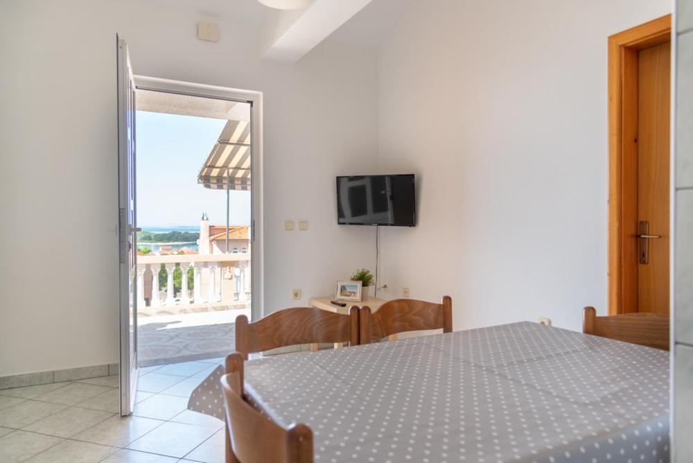 Rasin Apartments Pakoštane Exteriér fotografie