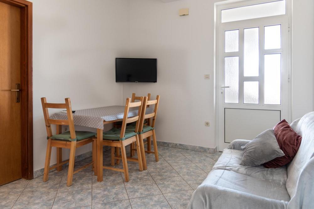 Rasin Apartments Pakoštane Exteriér fotografie